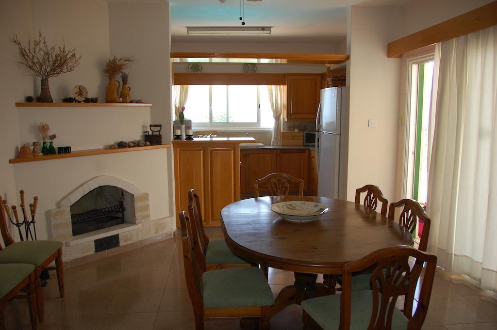Villa Chrysanthia Polis Room photo