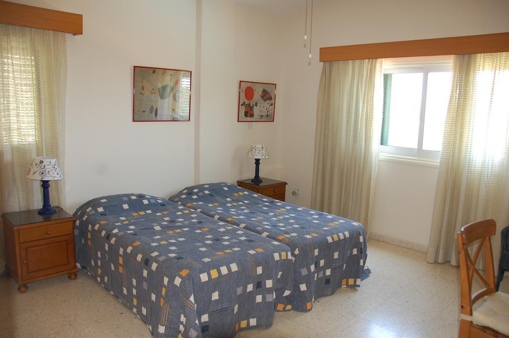 Villa Chrysanthia Polis Room photo