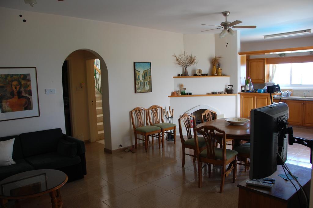 Villa Chrysanthia Polis Room photo